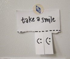 Toma un sonrisa y posiblemente un trabajo en urbincasa Toma un sonrisa y posiblemente un trabajo en urbincasa